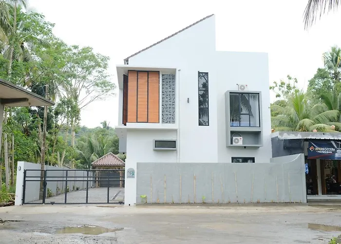 Kmanda House